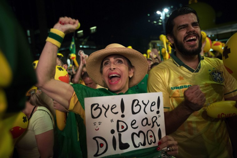 Image: Brazilians follow impeaching proceedings against President Dilma Rousseff