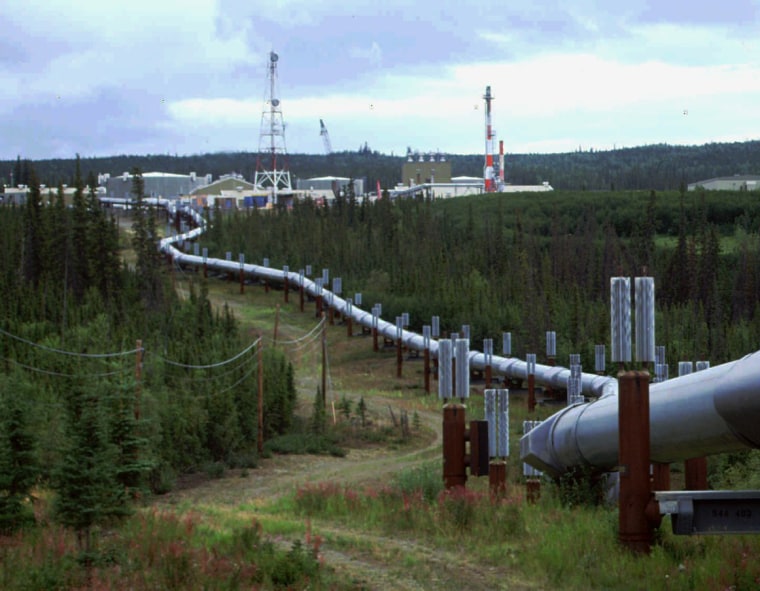 Image: The Trans-Alaska pipeline and pump station