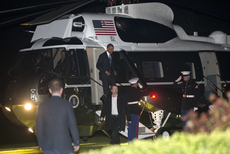 Image: Obama arrives in London