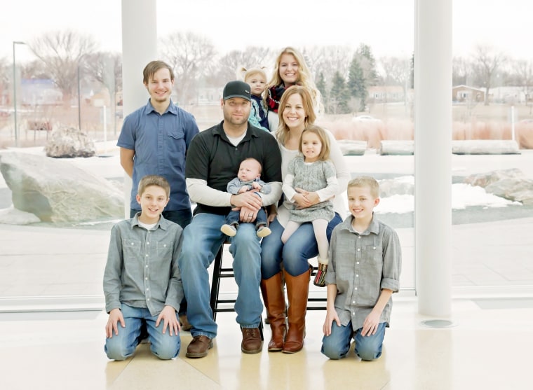 Melissa Anderson and her husband and their seven children