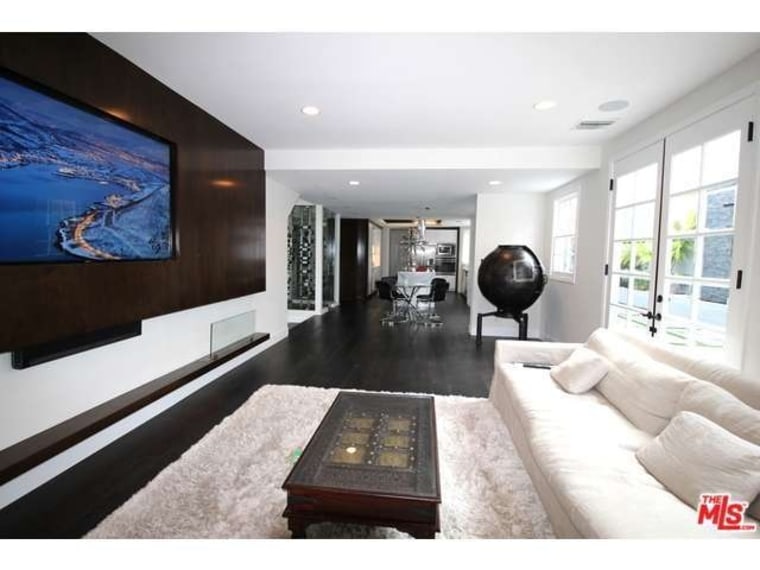 Carmen Electra buys Hollywood home