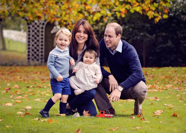 Duchess kate and Prince William and their children in the photo for the Royal Christmas Card