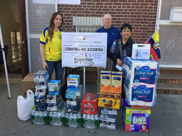 Community volunteers with the Adventist Community Services of Queens Spanish