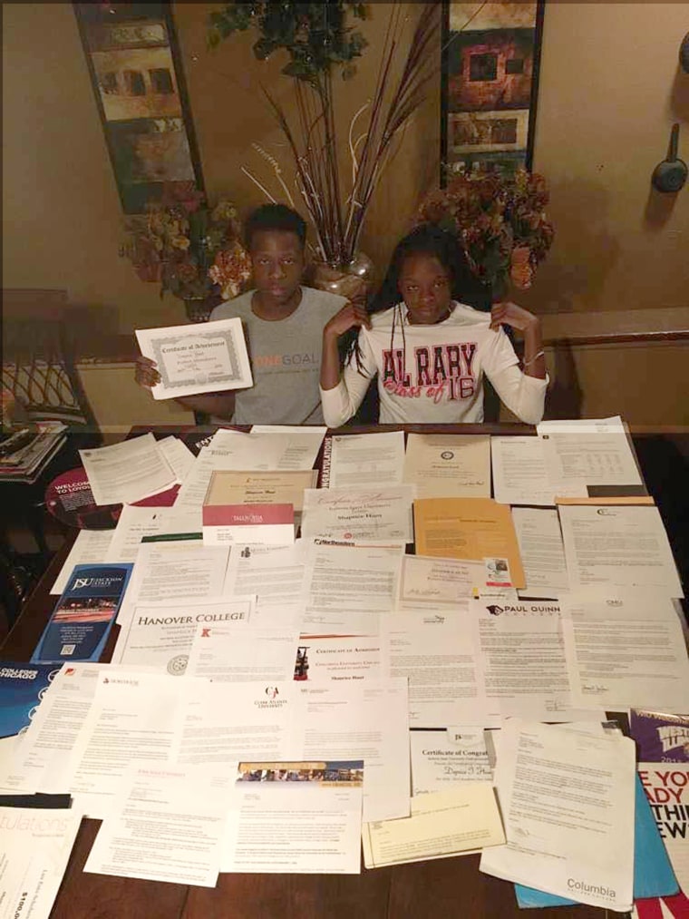 Deprice and Shaprice Hunt, 19-year-old twins from Chicago, got accepted to about 60 colleges.