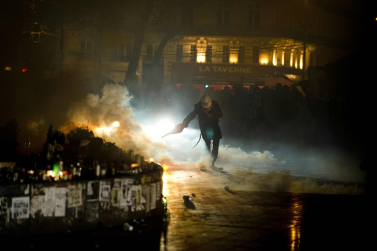 Image: TOPSHOT-FRANCE-POLITICS-LABOUR-PROTEST