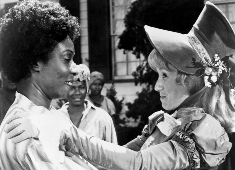 ROOTS, Madge Sinclair, Sandy Duncan, 1977.