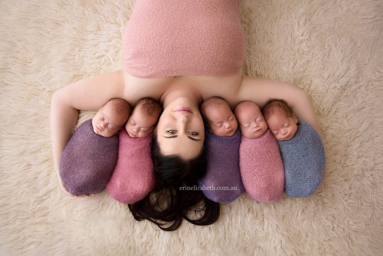 Mom has photoshoot with quintuplets