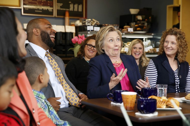Image: Democratic U.S. presidential candidate Clinton participates in discussion at restaurant in Stone Ridge, Virginia