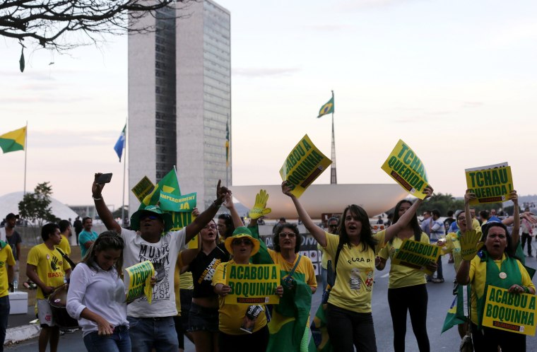 Image: Brazilans demonstrate in favor of the impeachment of President Dilma Rousseff