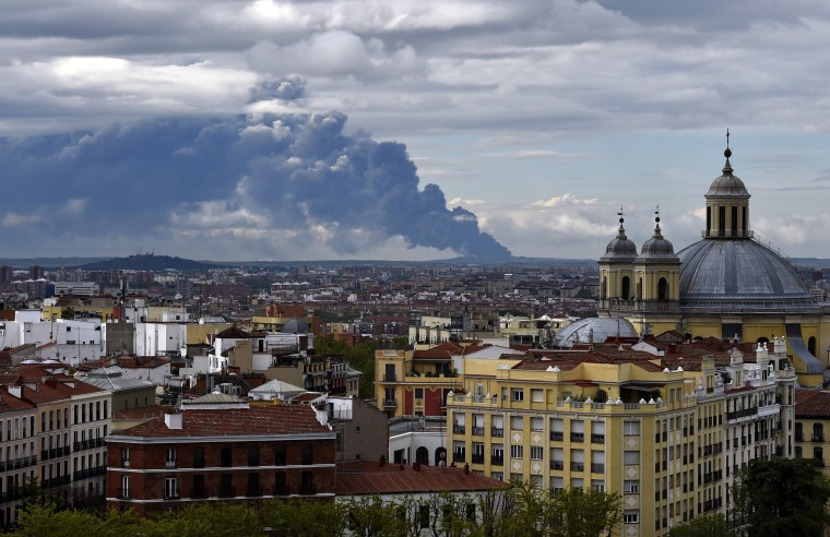 Image: TOPSHOT-SPAIN-FIRE-POLLUTION-ENVIRONMENT