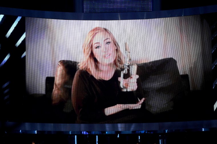 Adele accepts the Top Billboard 200 Album for '25'