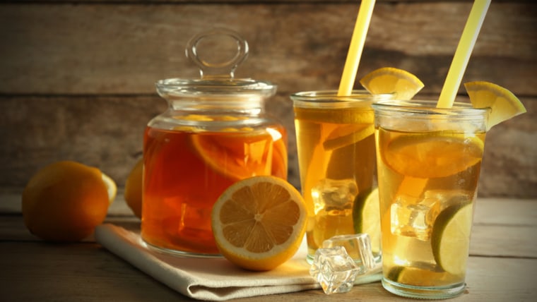 Iced tea with lemon