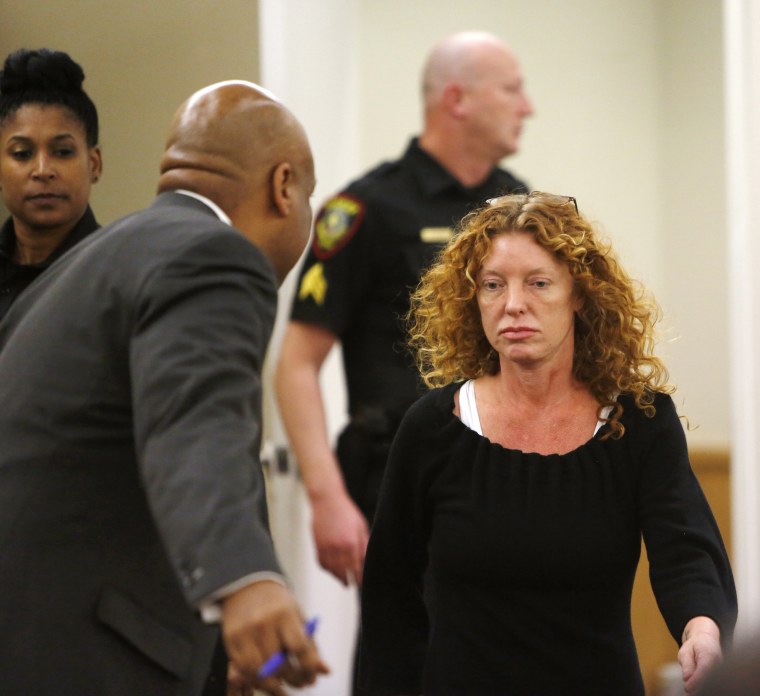 Image: Tonya Couch heads to the defense table before her bond reduction hearing