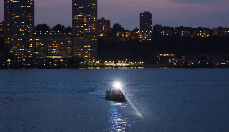 Image: Small Plane crashes in the Hudson River in New York