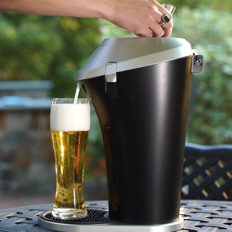 Fizzics am at-home beer system that turns an ordinary can or bottle of beer into a draft.