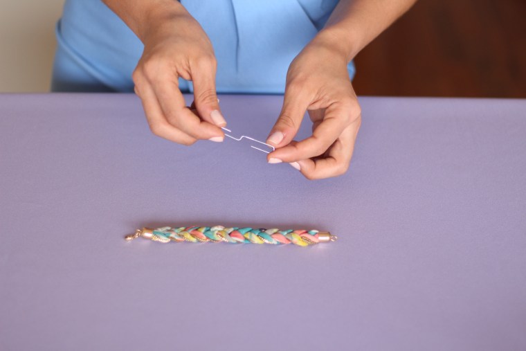 How to put on a bracelet by yourself