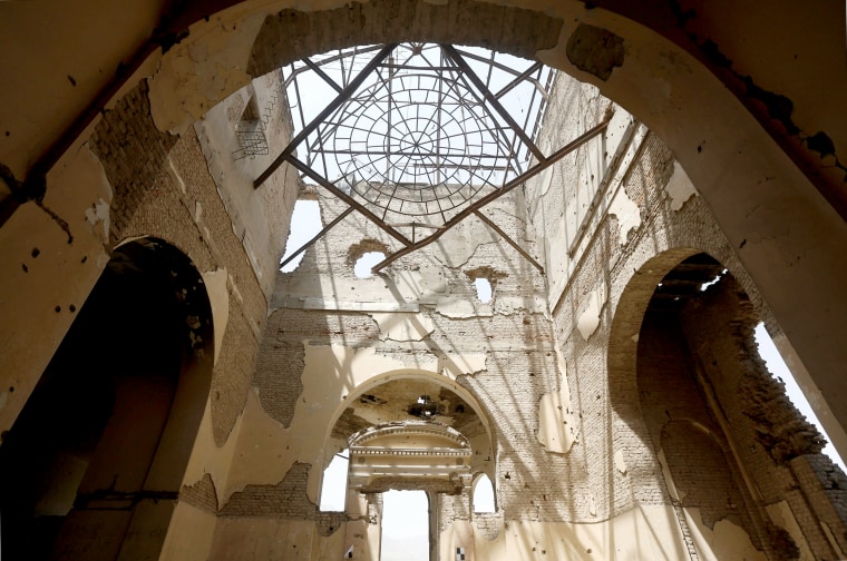 Image: The Wider Image: In the ruins of Kabul's Darul Aman palace