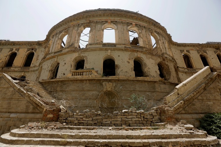 Image: The Wider Image: In the ruins of Kabul's Darul Aman palace