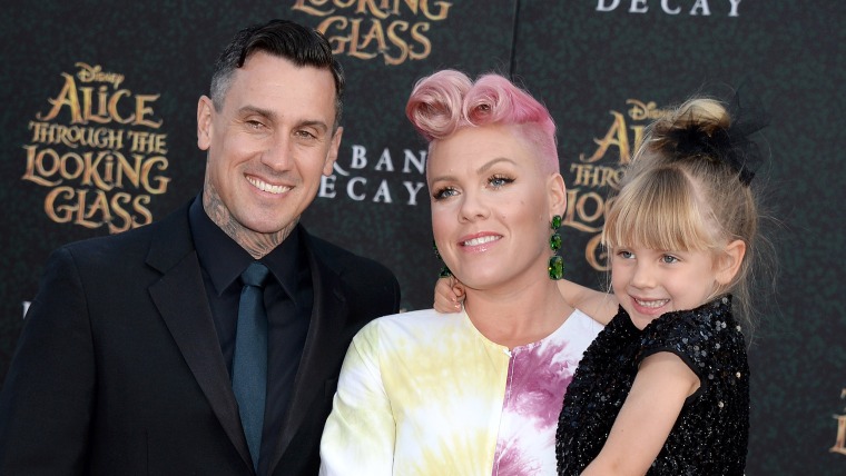 Carey Hart, Willow Sage Hart and P!nk