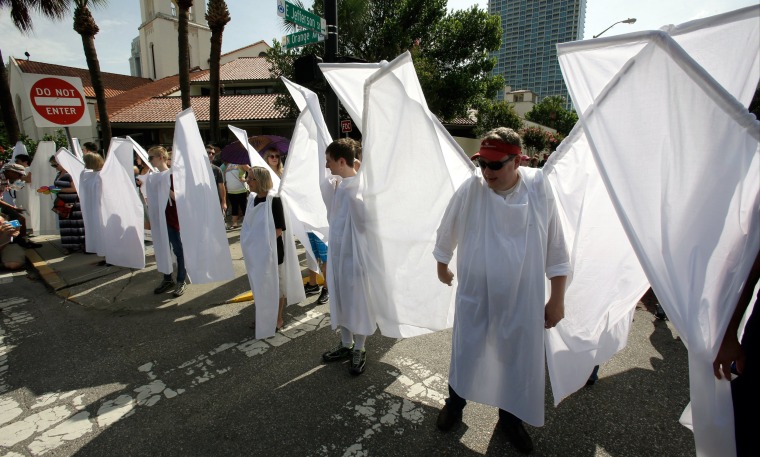 Image: Orlando protest counter-demonstrators