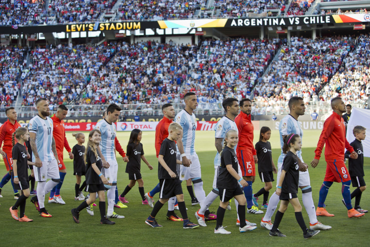 Argentina v Chile: Group D - Copa America Centenario