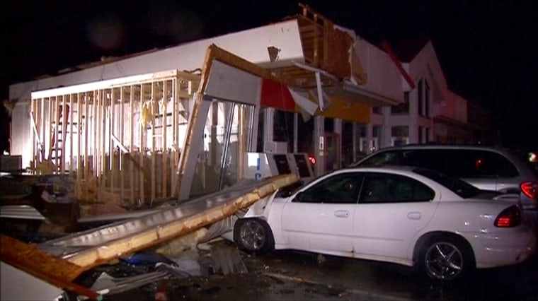 Image: Tornado damage in Pontiac, Illinois