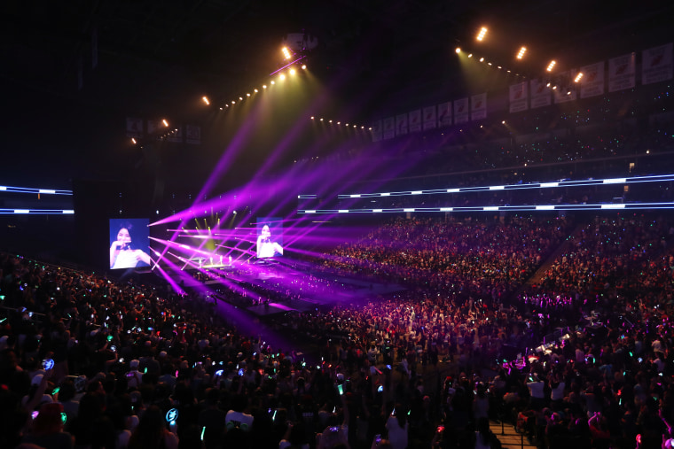 KCON Crowd