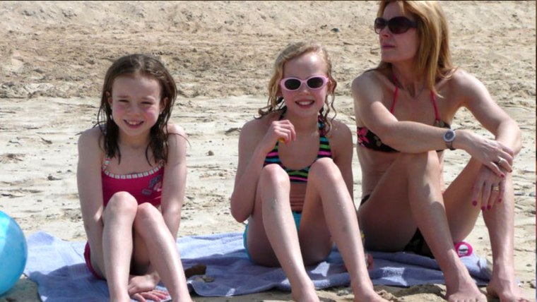 Freja Nicholson with her mother and sister