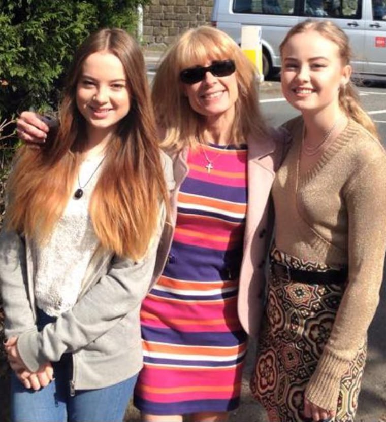 Freja Nicholson with her mother and sister