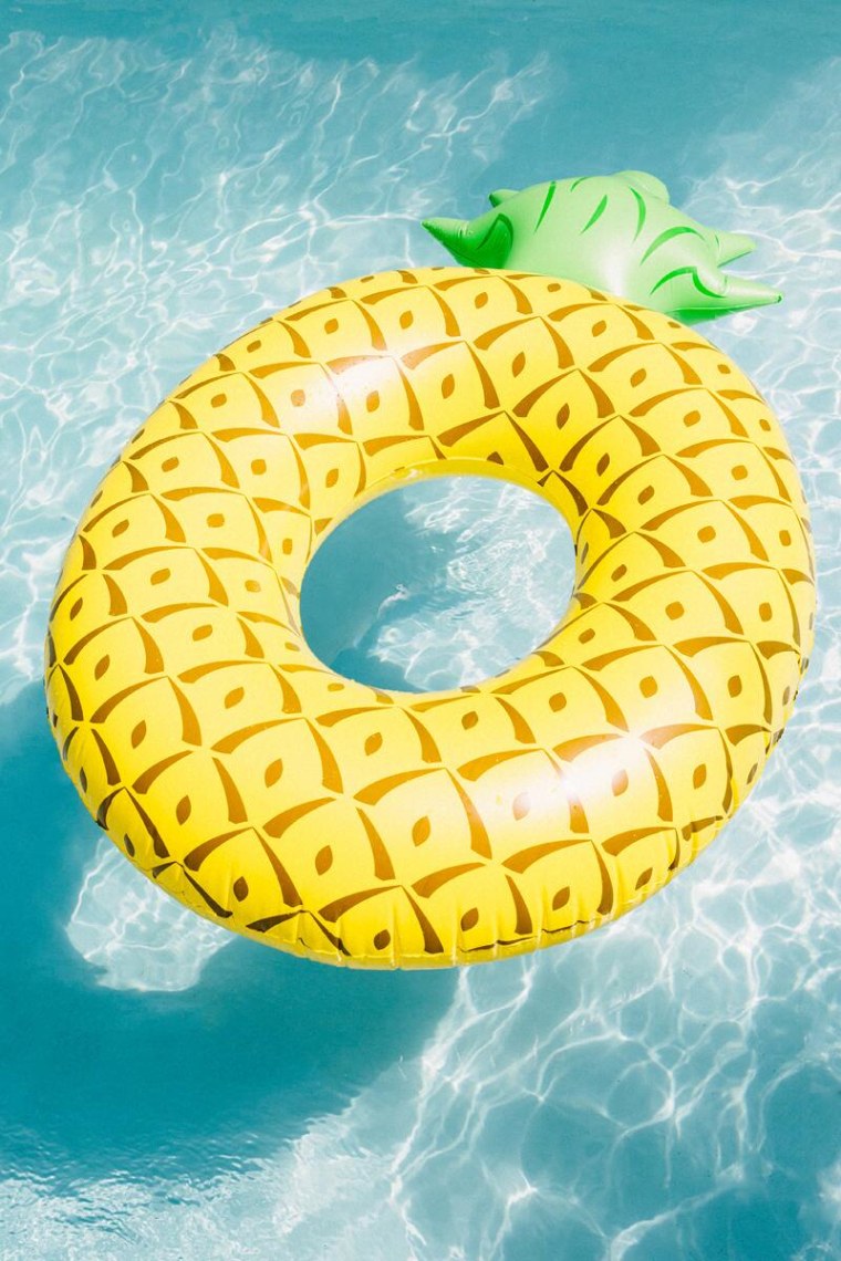 Pineapple pool float