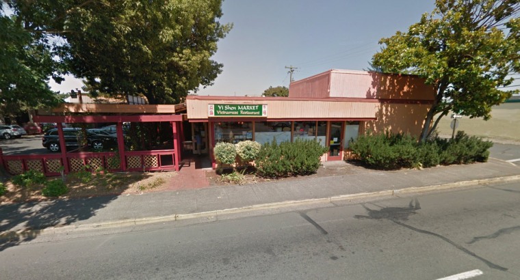 The exterior of Yi Shen restaurant in Eugene, Oregon, as seen in a still taken from Google Street View.