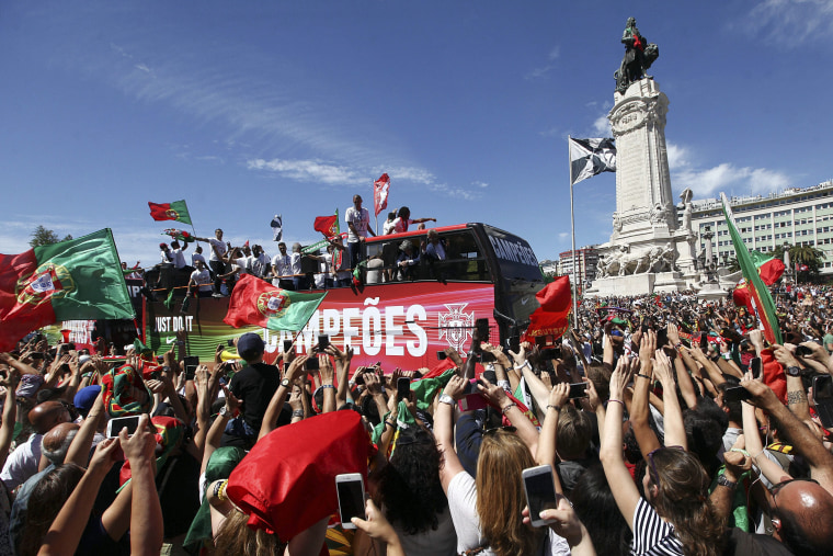 Image: Euro 2016 Champions Return Home