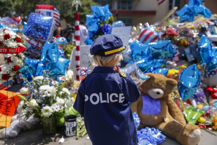 Image: Dallas police shooting reaction in Dallas, Texas, USA
