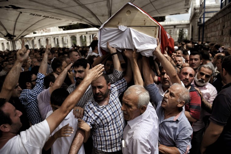 Image: TURKEY-POLITICS-MILITARY-COUP-FUNERAL