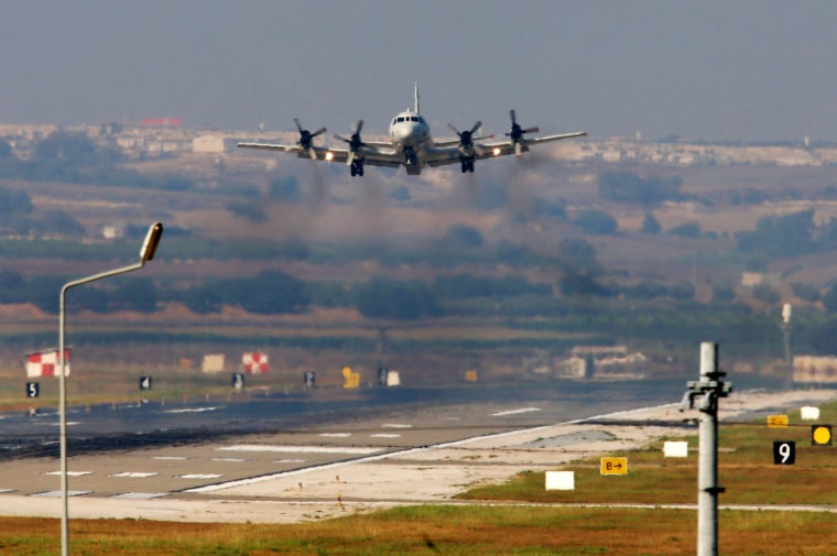 Image: A United States Navy aeroplane about to land at the Incirlik Air Base