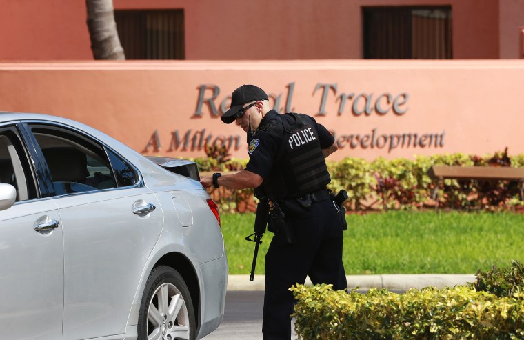 Authorities search Regal Trace apartment complex for Dayonte Resiles after he escaped from the Broward County Courthouse, Friday, July 15, in Fort Lauderdale, Fla.