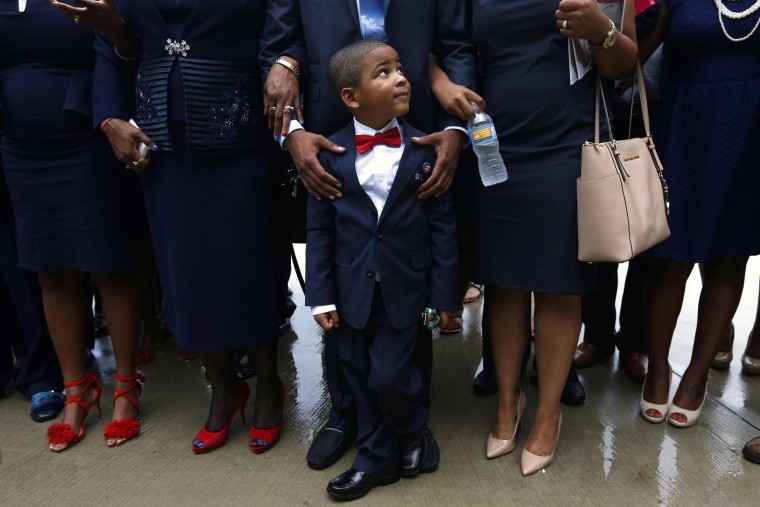 Image: Pitts attends Jackson's funeral service at Greenoaks Memorial Park in Baton Rouge
