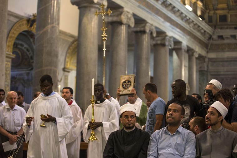 Image: Muslim call to go to Sunday Mass