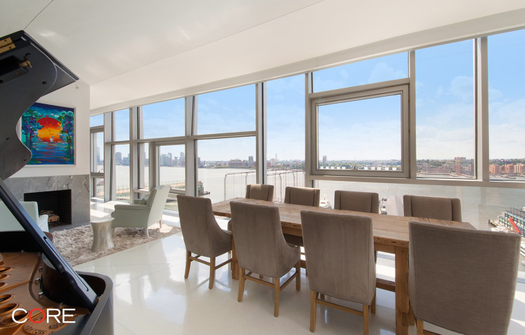 Kelsey Grammer is selling his New York City apartment