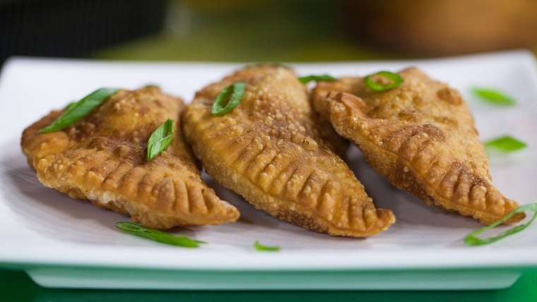 Brazilian appetizer: Beef and cheese pastel recipe