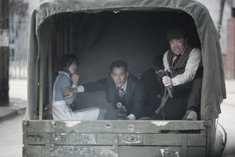 Bum Soo Lee, center, in "Operation Chromite"