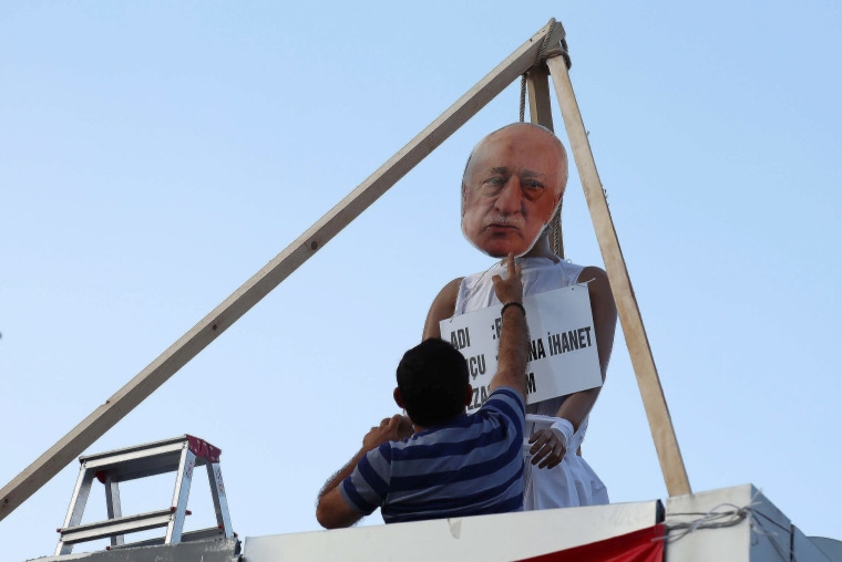 Image: Mask bearing image of Fethullah Gulen is attached to makeshift gallows