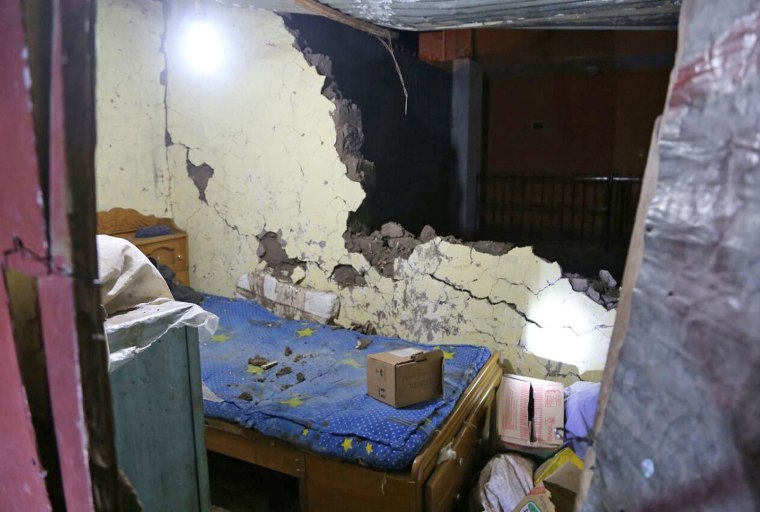 Image: The inside of a damaged house after an earthquake in Arequipa, Peru