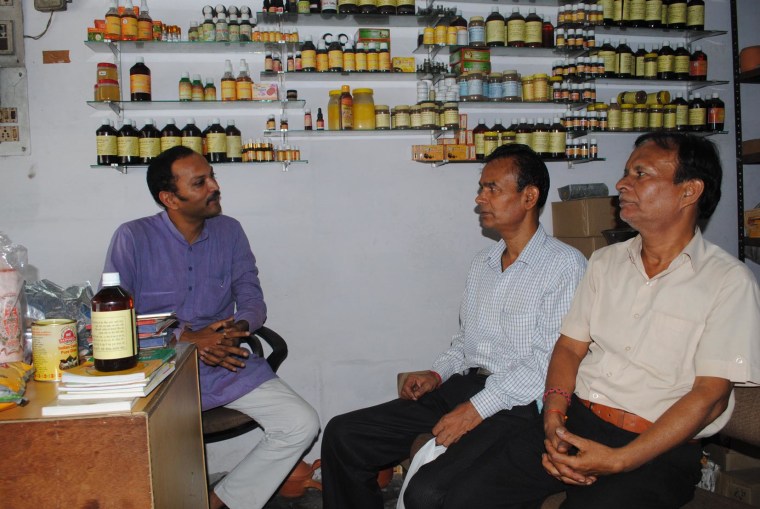 Image: Vishal Gupta and customers