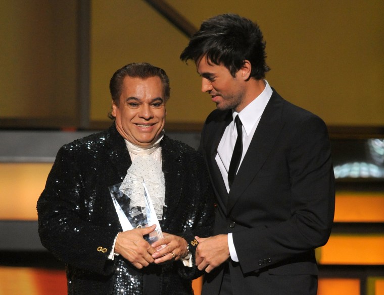 Singers Juan Gabriel and Enrique Iglesias