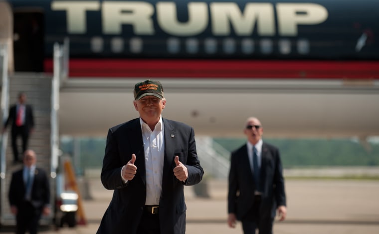 Image: GOP Presidential Candidate Donald Trump Campaigns In Western Pennsylvania