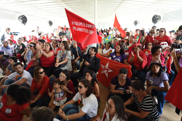 Evangélicos no Brasil - do impeachment de Dilma Rousseff ao tempo