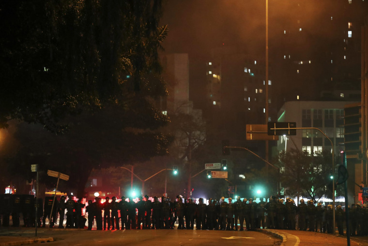 Image: Protests held to show support for ousted Brazilian ousted President Dilma Rousseff in Sao Paulo