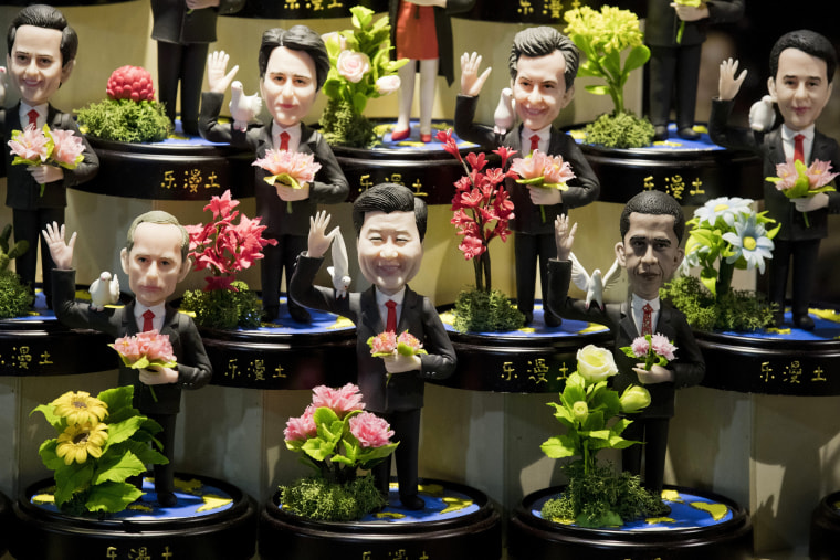 Image: Clay figures of world leaders