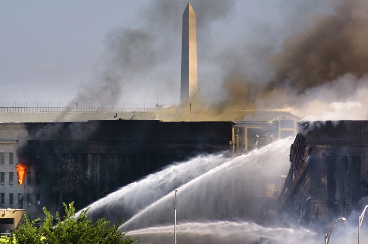 Image: THE PENTAGON IS ON FIRE AFTER AN AIRCRAFT CRASHED INTO IT